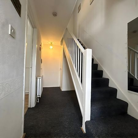 3 Bedroom House By M40 J4 High Wycombe Exterior foto