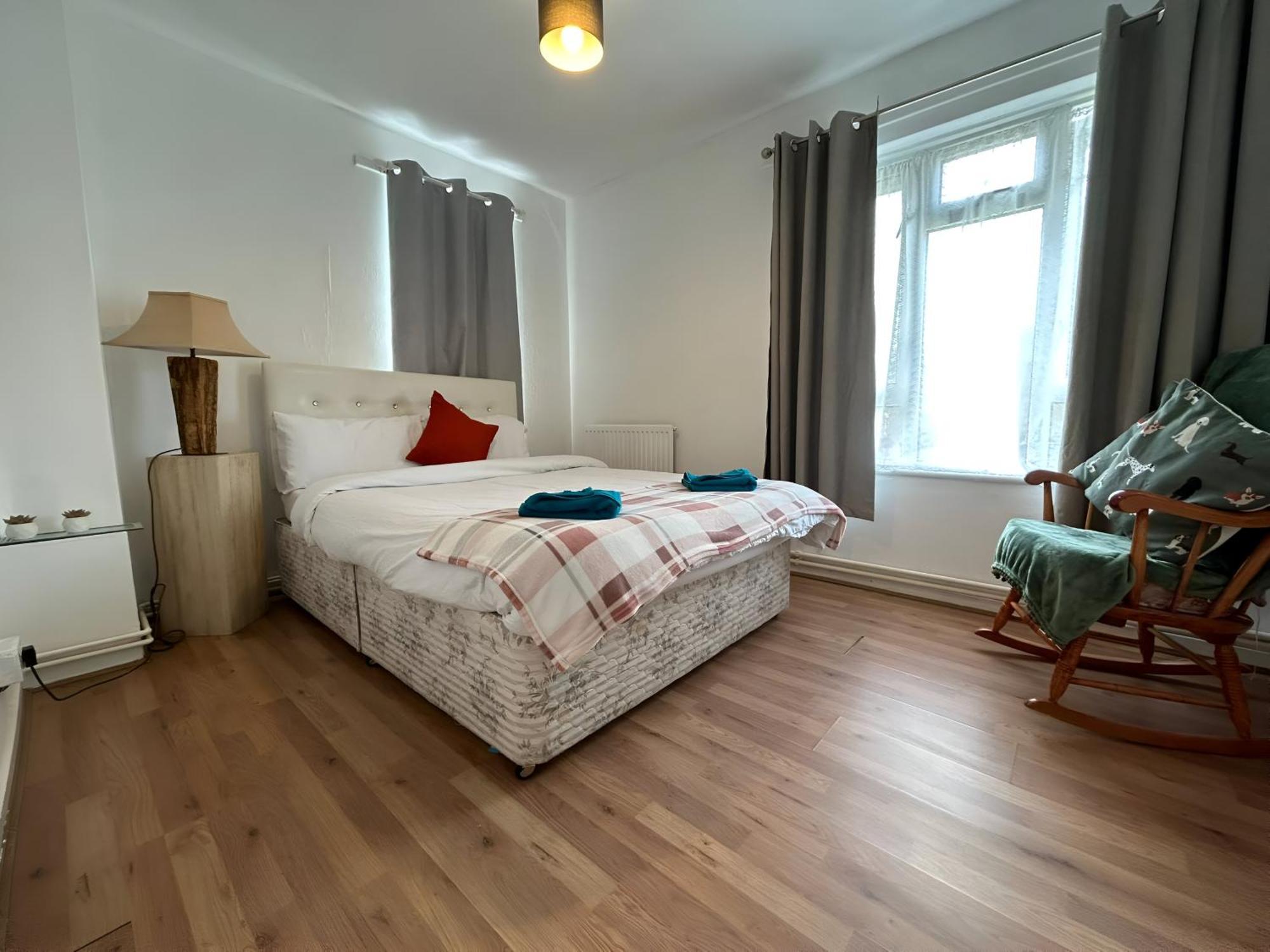 3 Bedroom House By M40 J4 High Wycombe Exterior foto