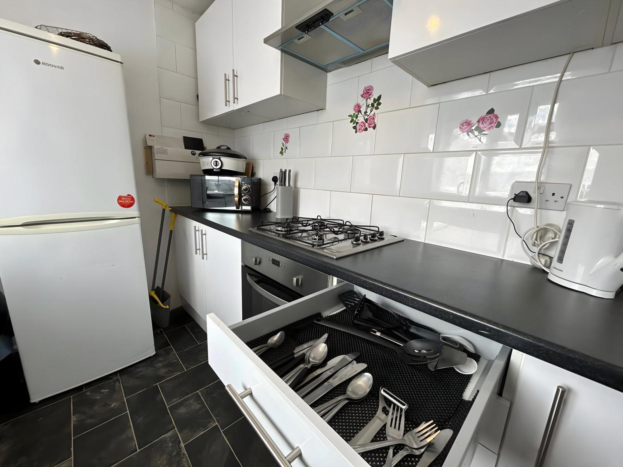 3 Bedroom House By M40 J4 High Wycombe Exterior foto